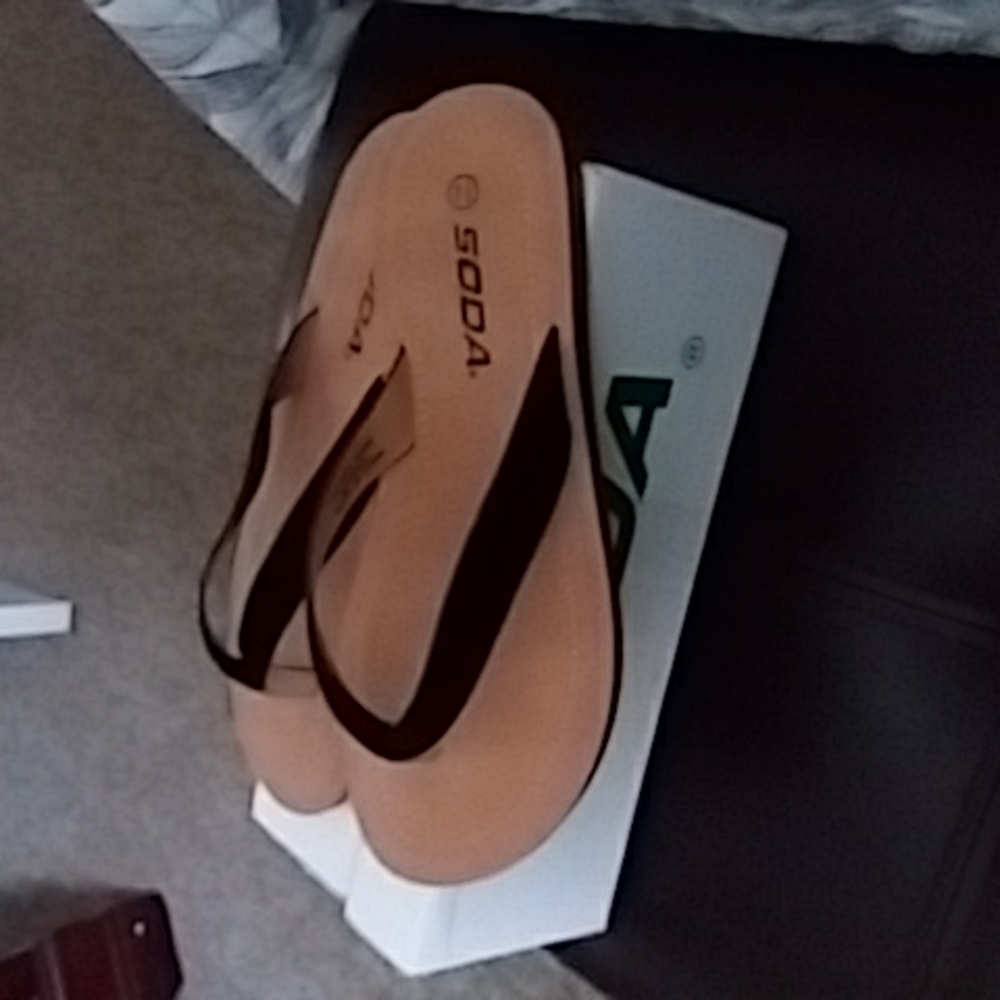 NWT Soda Ella-S Sandal